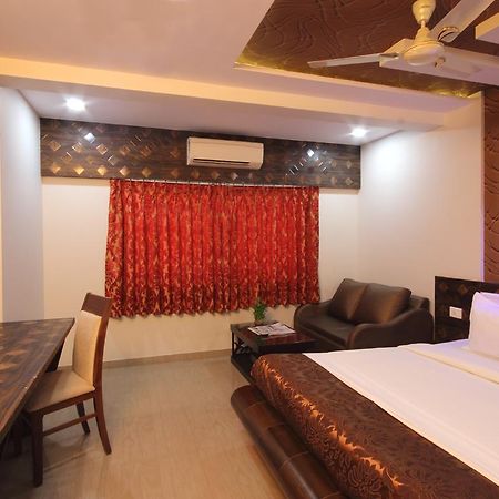 Hotel Railway Inn Тане Екстериор снимка